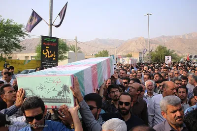 تشییع پیکر شش شهید دوران دفاع مقدس در لامرد