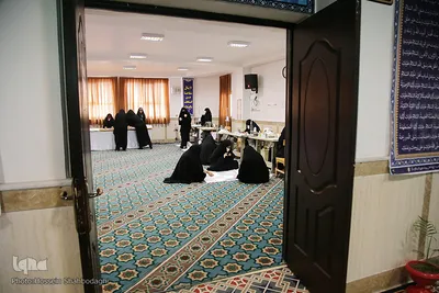 دوخت ماسک و لباس پزشکی توسط بانوان طلبه