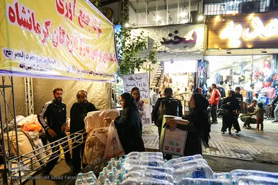 جمع آوری کمک های مردی برای زلزله زدگان 
