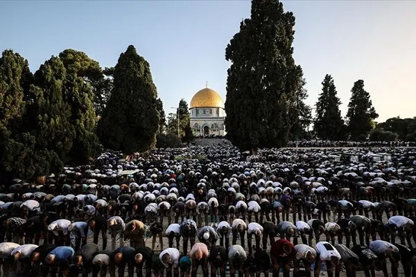 40,000 Palestinians Perform Eid Al-Adha Prayers at Al-Aqsa as Israeli Forces Block Thousands