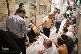 سفره افطار کریم اهل‌بیت(ع)در کوچه پس کوچه‌های جنوب تهران