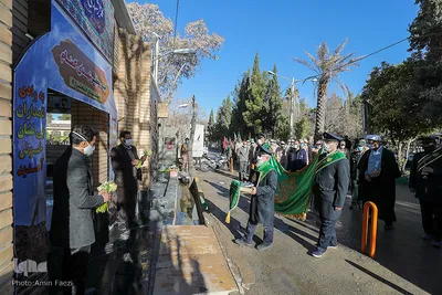غبارروبی و عطرافشانی گلزار شهدای گمنام شیراز