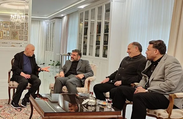 غیرت استاد مجتهدی به زبان فارسی در دانشگاه بی‌نظیر است