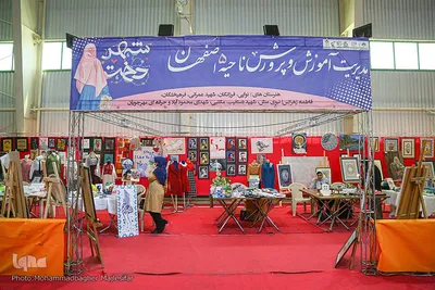 نمایشگاه هنری «شهردخت» در پل تاریخی شهرستان