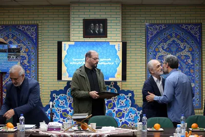 رونمایی مجموعه آیه های ایثار