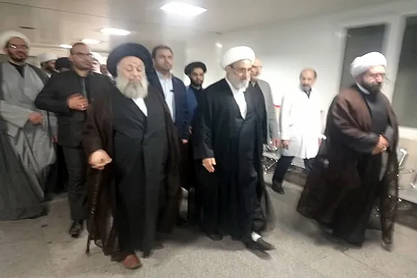 عیادت نمایندگان رهبر معظم انقلاب از مجروحان حادثه تروریستی اهواز