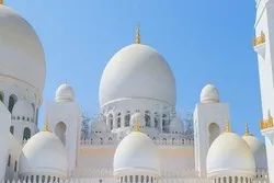 امارات ؛ سجد شیخ زاید کی نگہداری اور مرمت کا خصوصی پروگرام