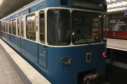 Muslimin in U-Bahn islamfeindlich angegriffen