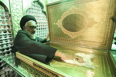 آئین غبارروبی ضریح مطهر احمدبن‌موسی(ع)‎