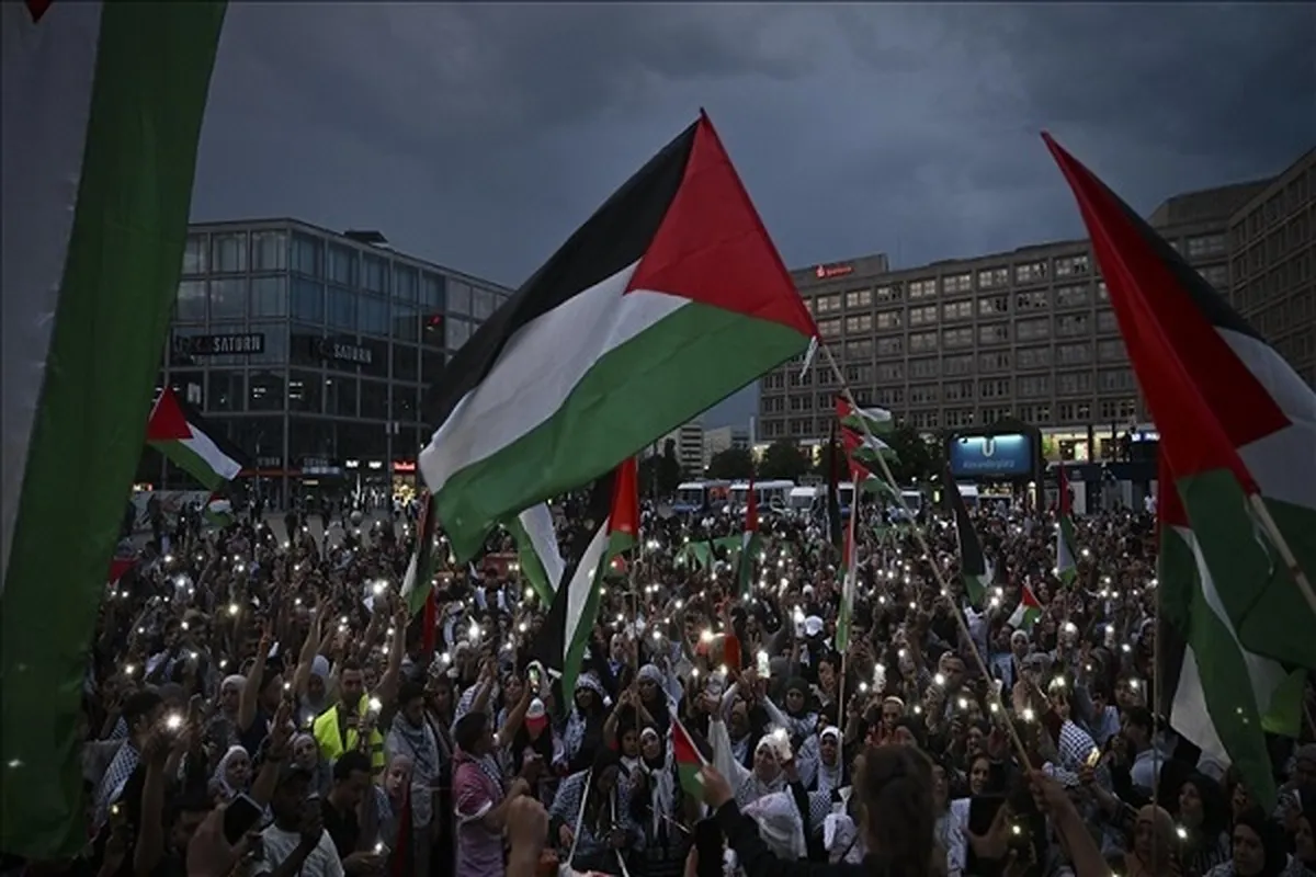 Pro-Palestinian Protesters Boo German FM over Support for Israel