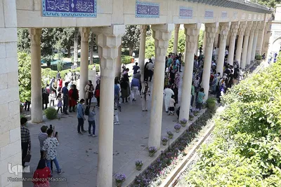 بازدید مسافران نوروزی از آرامگاه حافظ‎‎