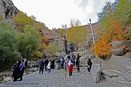 برگریزان پاییزی در همدان