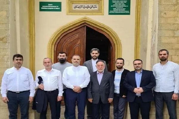 İran heyetinden Derbent Cuma Camii'ne ziyaret