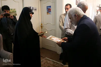دیدار قرآنیان پیرو مکتب شهید سلیمانی و جمعی از مدیران جهاددانشگاهی با خانواده شهید تقوی