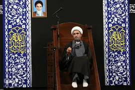 مراسم عزاداری شب تاسوعا با حضور رهبر معظم انقلاب