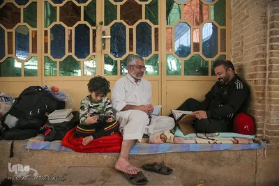 دهه هشتادی‎ها در اعتکاف مسجد شهدا