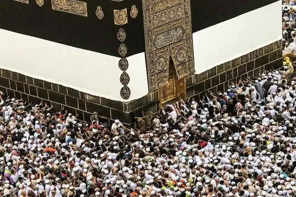 Leader islamici Pakistan: costi pellegrinaggio Umrah vadano ai bisognosi alle prese con la pandemia
