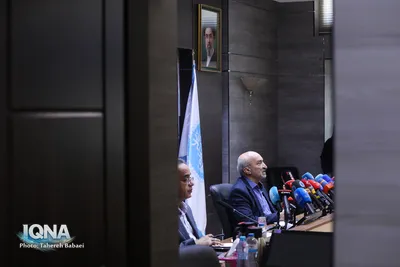 نشست خبری رئیس دانشگاه تهران
