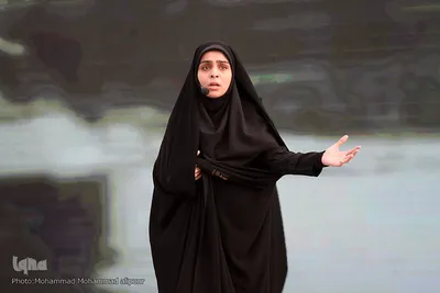 رونمایی از تقریظ رهبری بر کتاب «حوض خون» در اندیمشک