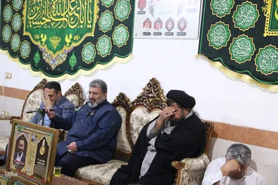 اهدا قاب مدال کنگره ملی شهدای فارس به خانواده شهیدان نبی زاده