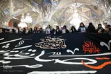 عکس | آیین سیاه‌پوشی حرم امام رضا(ع)