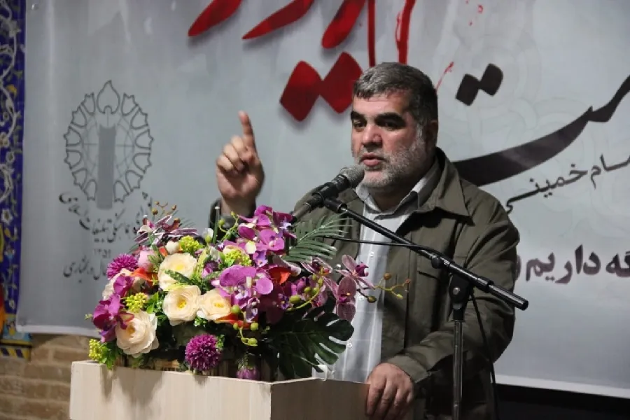 امروز هر ایرانی به تاریخ دفاع مقدس می‌بالد