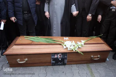 مراسم تشییع پیکر مرحوم ابوالفضل زرویی نصرآباد، شاعر و طنزپرداز