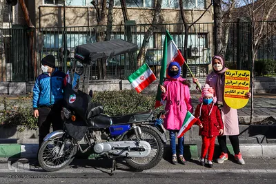 متفاوت ترین راهپیمایی ۲۲ بهمن قرن-
خیابان انقلاب 