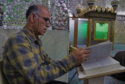 محفل انس با قرآن کریم در آستان مقدس حضرت علی ابن حمزه(ع)
