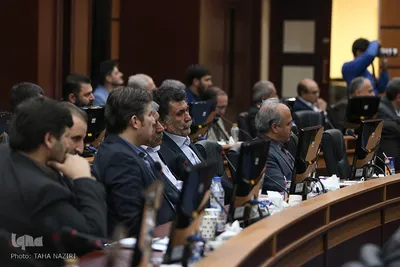 نشست رئیس مجلس شورای اسلامی با فعالان اقتصادی استان مرکزی
