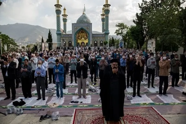 إقامة صلاة عيد الفطر السعيد في مختلف أنحاء إیران