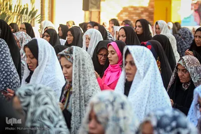 اقامه نماز عید فطر در محله منبع آب اهواز 