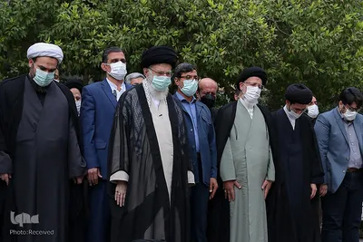 اقامه نماز میت رهبر معظم انقلاب بر پیکر حجت‌‌‌الاسلام و المسلمین دعائی