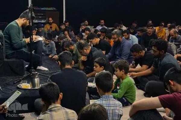 محفل «توسل‌خوانی» امدادگران بسیجی جمعیت هلال‌احمر