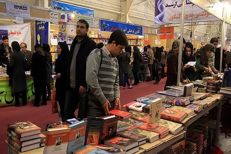 معرفی‌ پرفروش‌ترین کتاب‌های دفاع مقدس در نمایشگاه فارس