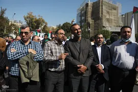 تجمع امدادگران و کادر درمان در میدان فلسطین