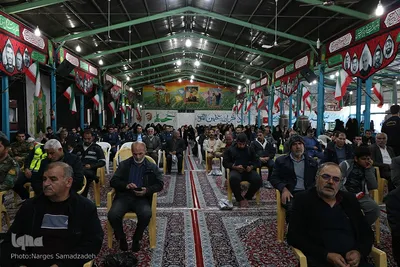 جشن مبعث و گلباران مزار شهدای انقلاب در گلستان شهدای اصفهان