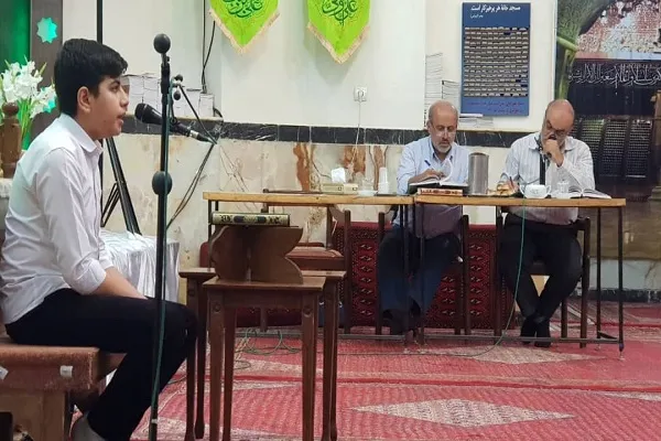 دومین جلسه آموزش مهارت‌های فنی تلاوت در حسینیه صاحب‌ا‌لزمانی برگزار شد