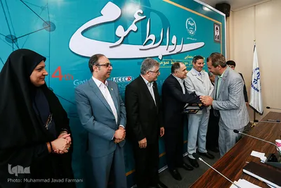 تقدیر از محمد حاتمی، مدیر روابط عمومی سازمان قرآنی دانشگاهیان کشور در چهارمین گردهمایی مدیران و فعالان حوزه روابط عمومی جهاد دانشگاهی سراسر کشور