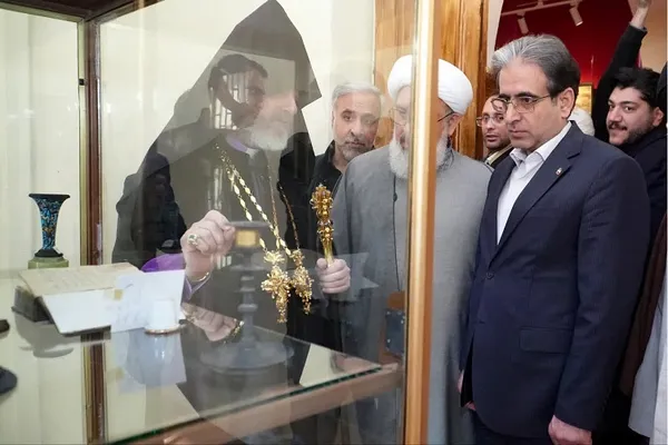 بازدید معاون استاندار آذربایجان شرقی از موزه کلیسای سرکیس مقدس تبریز