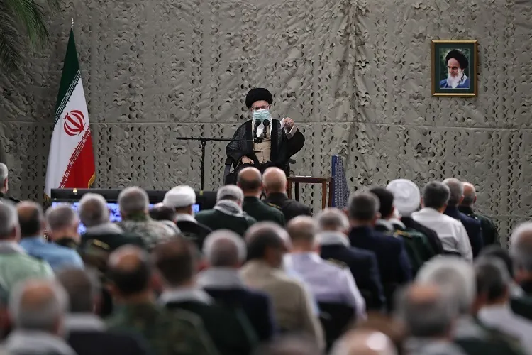 دفاع مقدس نشان داد جوانان می‌توانند همه مشکلات را حل کنند