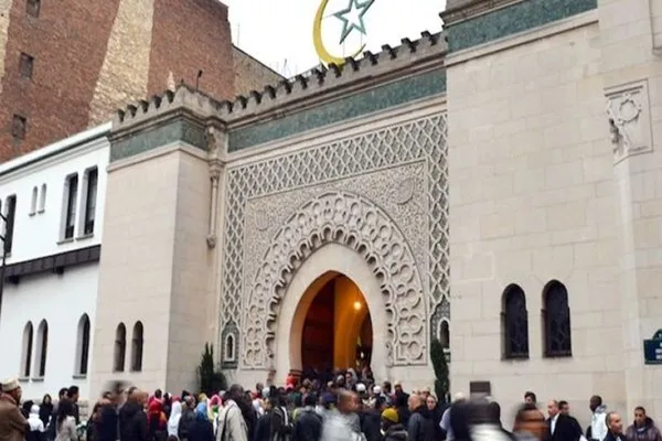 Corans déchirés : la Grande Mosquée de Paris qualifie d'inacceptable