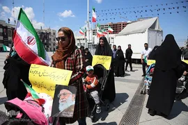 رژه کالسکه‌‌سواران مشهد در اربعین رهبر شهید
