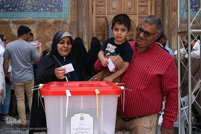 مرحله دوم انتخابات ریاست‌جمهوری در میدان نقش جهان اصفهان