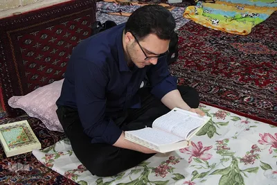 اعتکاف جوانان ملایر در مساجد در مراسم معنوی اعتکاف‎‎