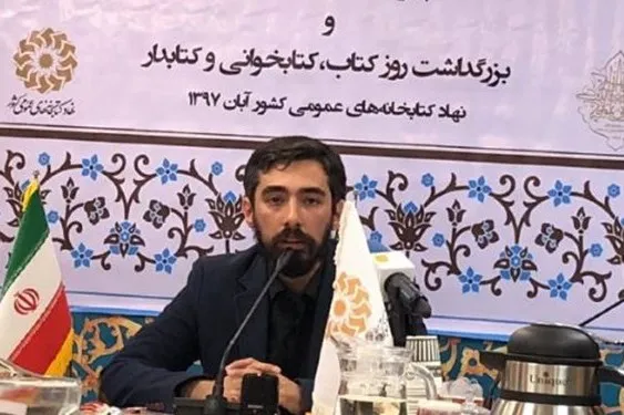 از «سیاست خواندن» تا «دلایل نخواندن» در هفته‌ای برای کتاب