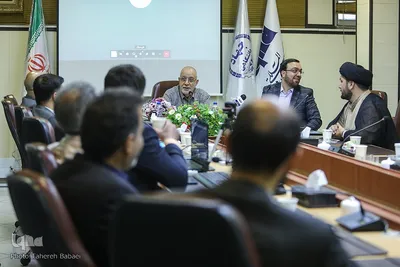 مراسم رونمایی از کتاب نسیم قدسی در تفسیر قرآن
