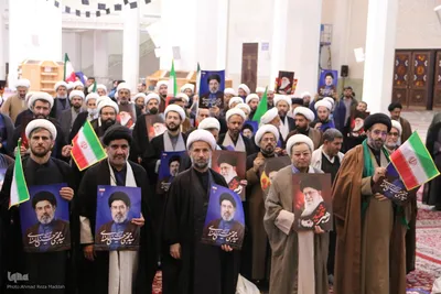 بیعت روحانیون و طلاب فارس با سومین رهبر معظم انقلاب