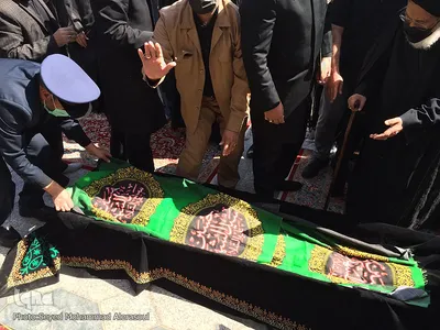 مراسم تشییع پیکر علامه محمدرضا حکیمی در حرم مطهر رضوی