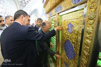 غبارروبی آستان مقدس امامزاده حمزه(س)